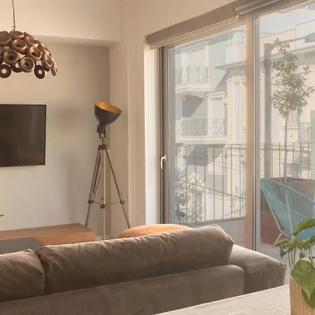 Luxury Apt With Parking-Living Stone Silver-3